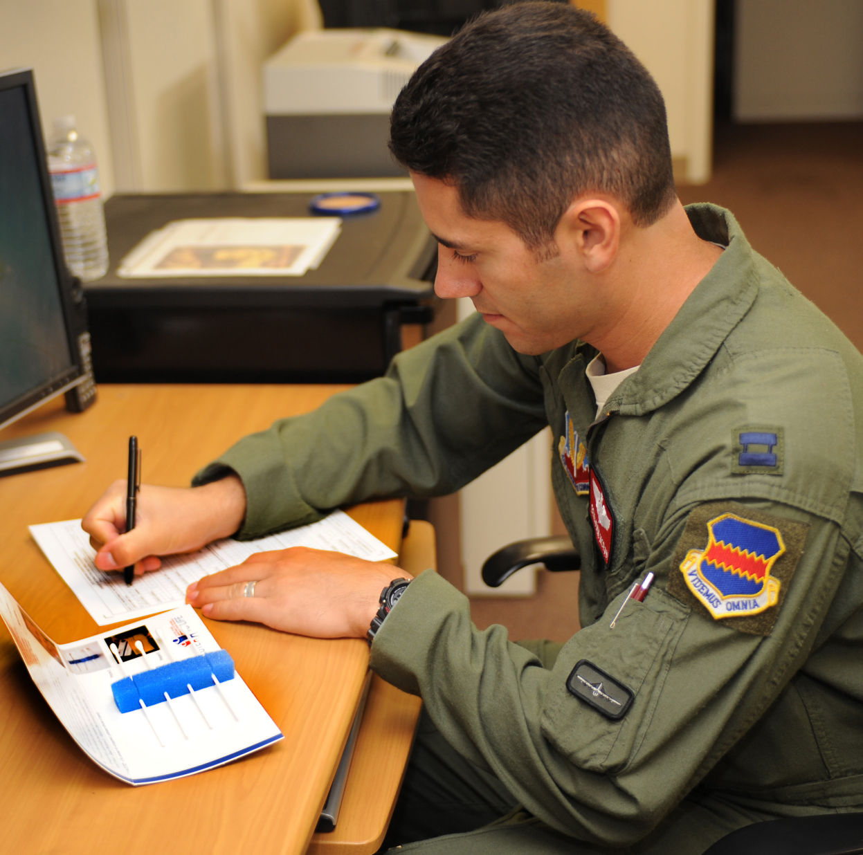 Airmen register to donate bone marrow